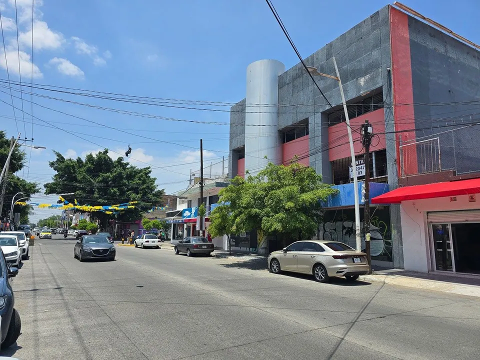 Edificio Comercial Chamizal